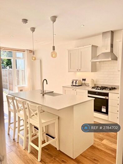 2 Bedroom Flat To Rent In Headingley, Leeds, LS6