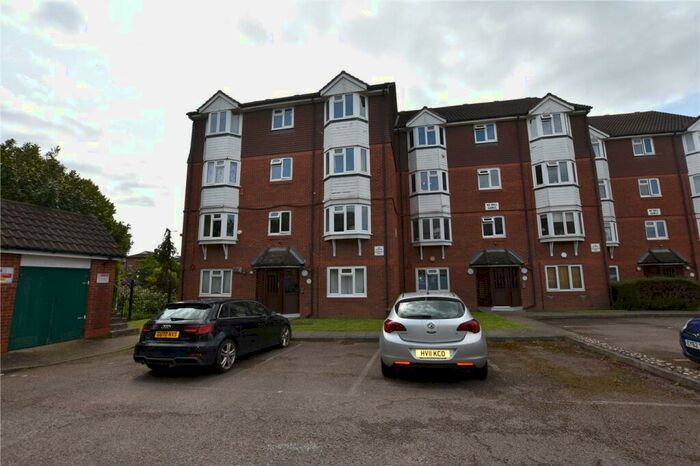 2 Bedroom Apartment To Rent In Weald Close, London, SE16