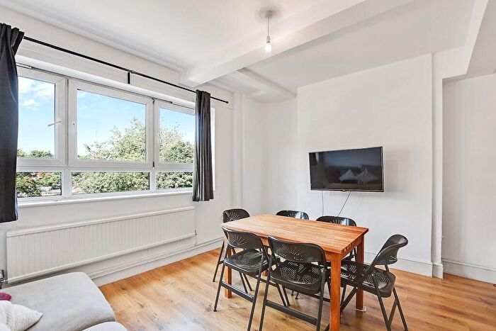 3 Bedroom Flat To Rent In Renforth Street, Canada Water, SE16