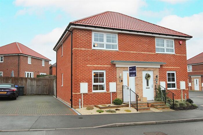 2 Bedroom Semi Detached House For Sale In Farleigh Drive, Harworth, Doncaster, DN11