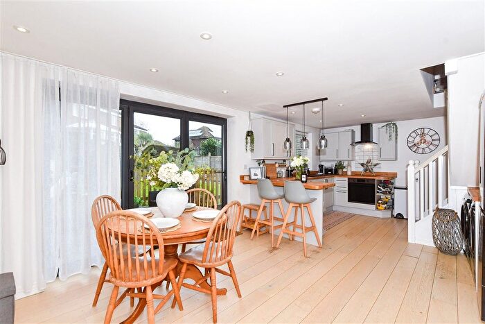 5 Bedroom Chalet For Sale In Grange Crescent, St. Michaels, Tenterden, Kent, TN30