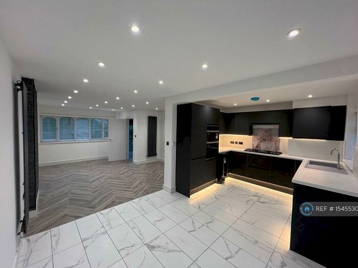 3 Bedroom Terraced House To Rent In Freemount Square, Birmingham, B43