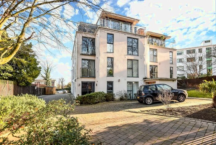 2 Bedroom Flat To Rent In Taymount Rise, London, SE23