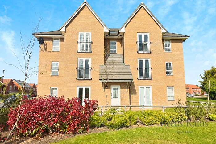 2 Bedroom Flat For Sale In Riverside Avenue, Barlby, Selby, North Yorkshire, YO8