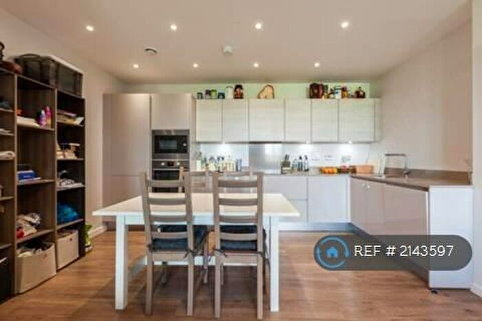 2 Bedroom Flat To Rent In Luff Court, London, E3