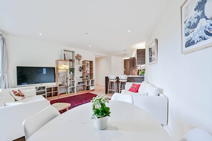 2 Bedroom Flat For Sale In Deveraux House, Woolwich Riverside, London, SE18