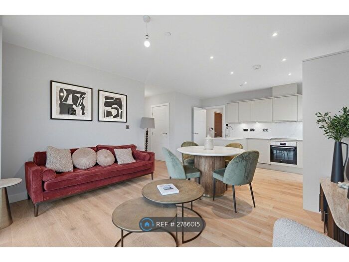 2 Bedroom Flat To Rent In Amity Grove, London, SW20