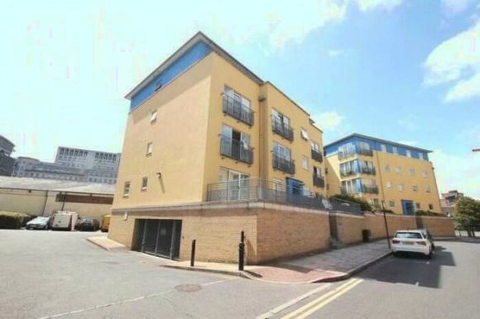 2 Bedroom Flat To Rent In Kelly Court, Garford Street, Canary Wharf, Westferry, Limehouse, London, E14