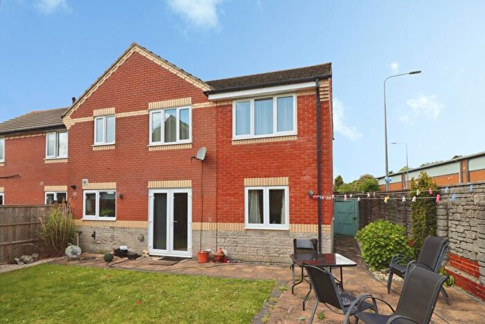 3 Bedroom Semi Detached House For Sale In Cooks Close, Bradley Stoke, Bristol, Gloucestershire, BS32
