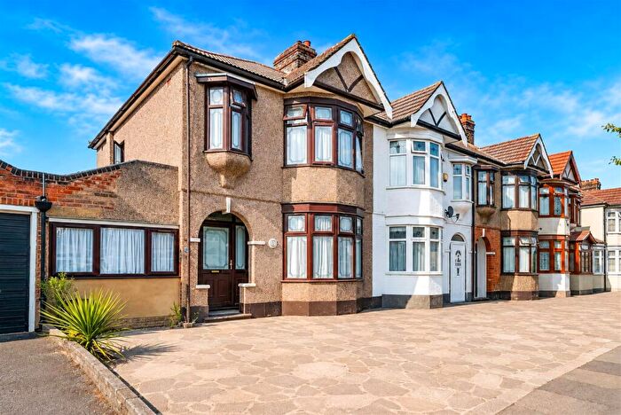 5 Bedroom House For Sale In Ashburton Avenue, Ilford, IG3