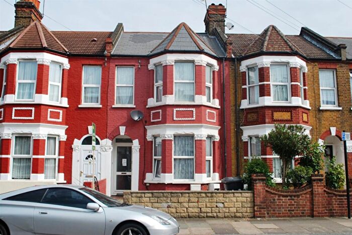 4 Bedroom Terraced House To Rent In Rutland Gardens, Harringay, London, N4