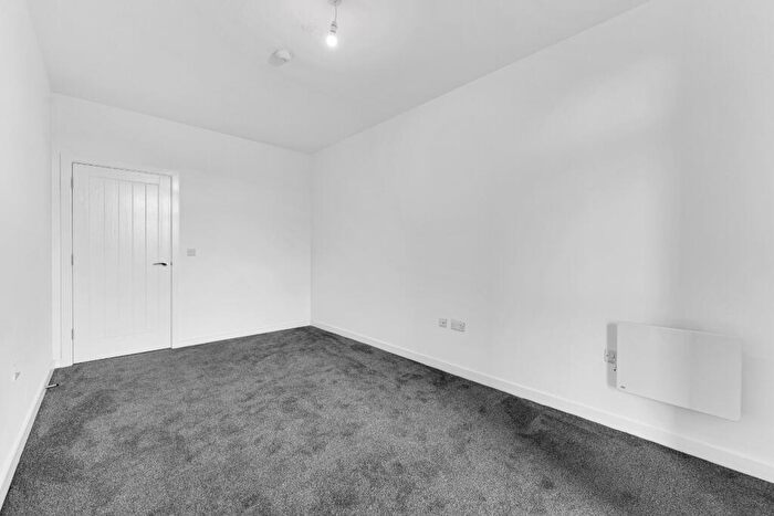 2 Bedroom Flat To Rent In Cotton Gardens, Bolton, Greater Manchester, BL1