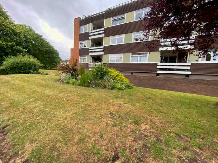 3 Bedroom Flat To Rent In Riverside Drive, Solihull, B91