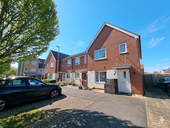 3 Bedroom End Terrace House For Sale In Lizard Close, Alver Village, Gosport, PO13