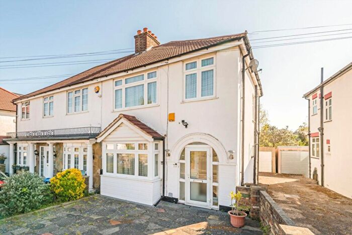 3 Bedroom House To Rent In The Drive, Morden, SM4