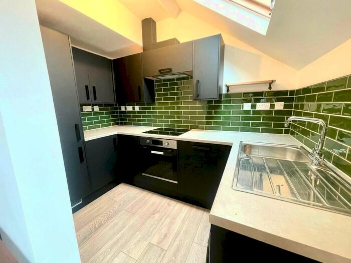 3 Bedroom Flat To Rent In Shrewsbury Street, Old Trafford, M16