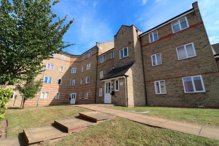 2 Bedroom Flat To Rent In Evelyn Place, Chelmsford, CM1