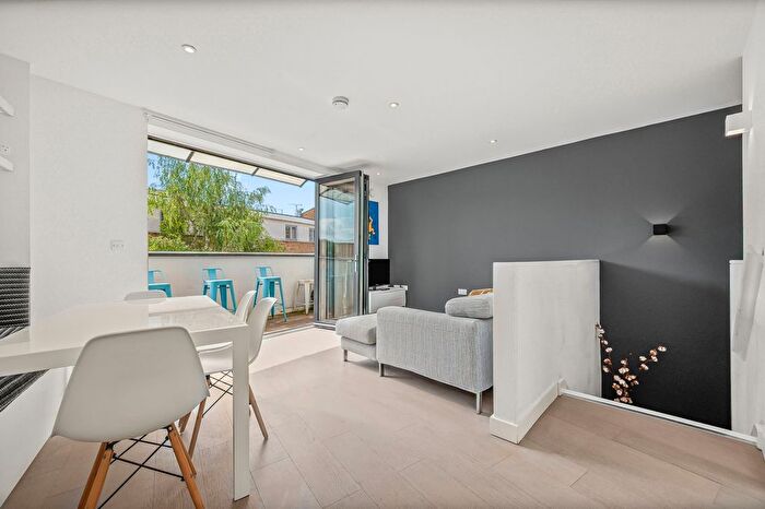 2 Bedroom Flat For Sale In Blue Anchor Lane, Bermondsey, SE16