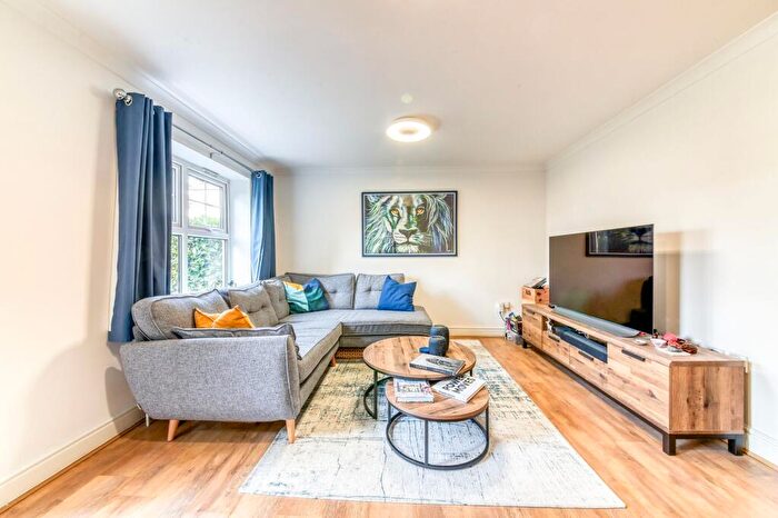 2 Bedroom Apartment For Sale In Birdhurst Road, South Croydon, CR2
