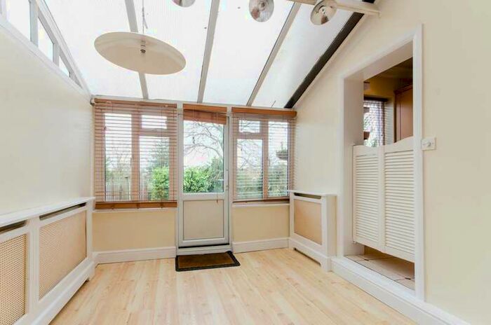 2 Bedroom Flat To Rent In Home Park Road, Wimbledon Park, SW19