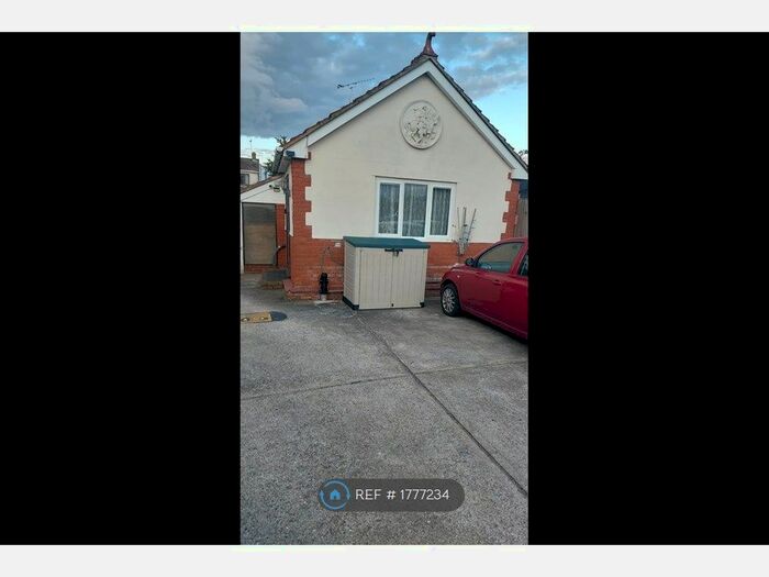 Studio To Rent In Pound Lane, Bowers Gifford, Basildon, SS13