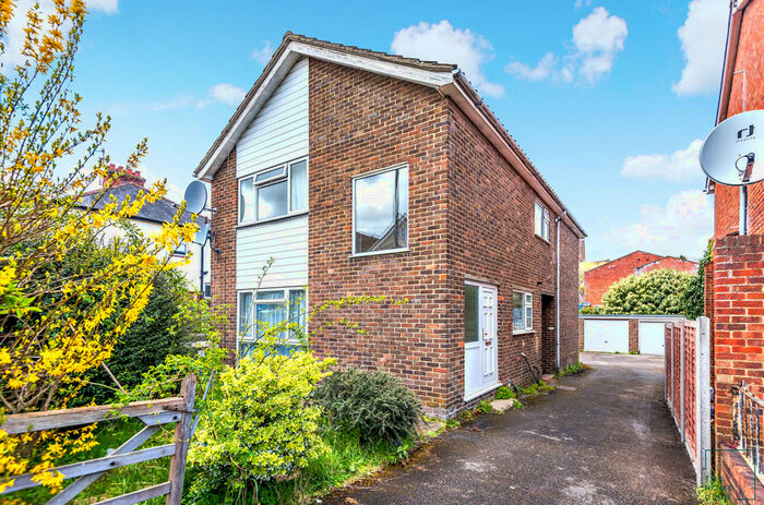 3 Bedroom Ground Flat To Rent In Madrid Road, Guildford, GU2