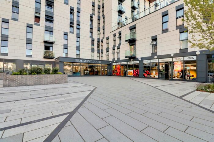 2 Bedroom Flat For Sale In Victoria Avenue, Southend On Sea, SS2