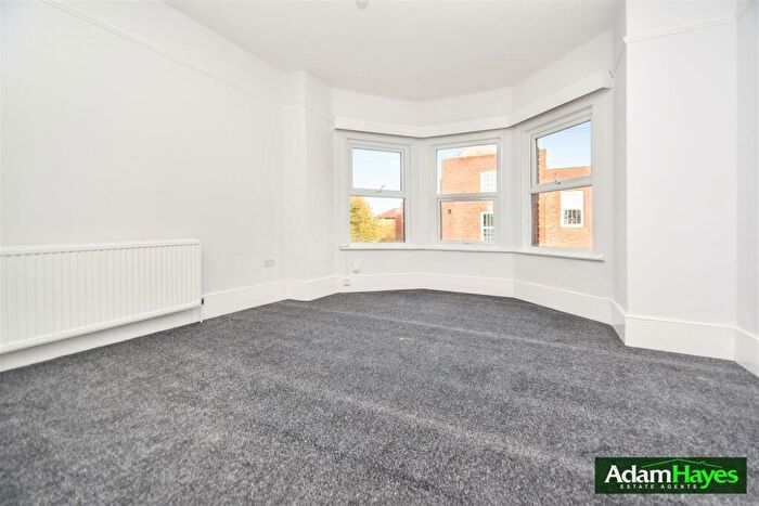 1 Bedroom Apartment To Rent In Lodge Lane, North Finchley, N12