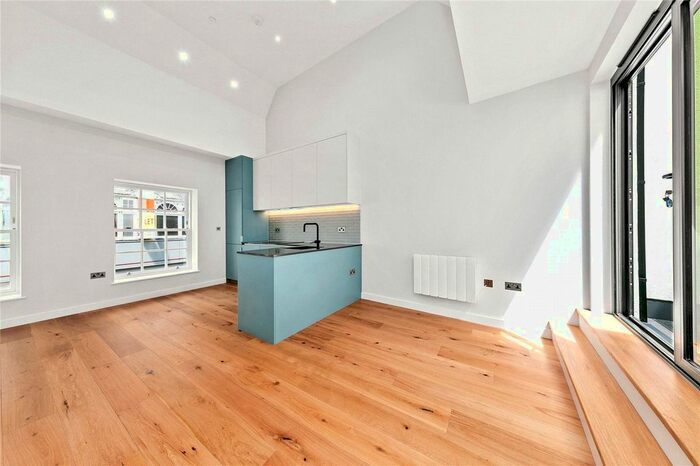 2 Bedroom Flat To Rent In George Street, Richmond, TW9