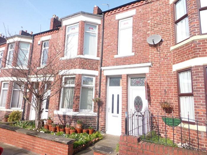 2 Bedroom Flat To Rent In Marine Approach, Town Centre, South Shields, Tyne And Wear, NE33