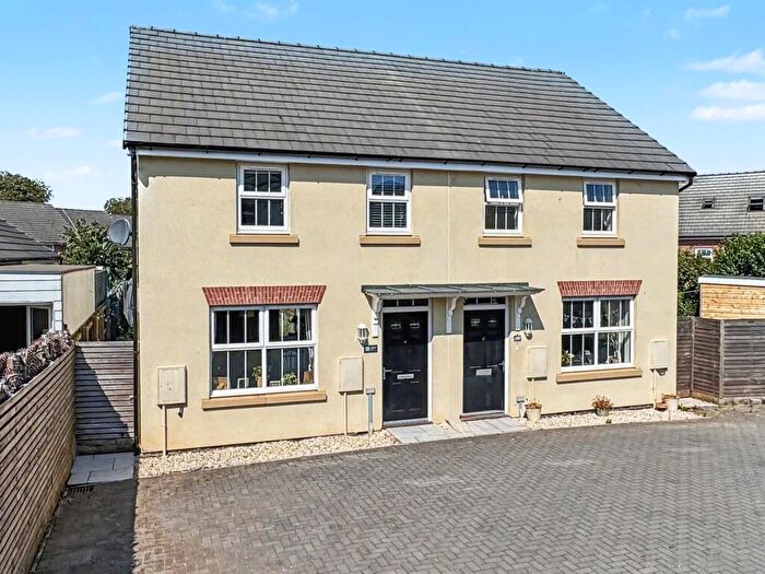 3 Bedroom Semi-Detached House For Sale In Champion Way, Tiverton, EX16