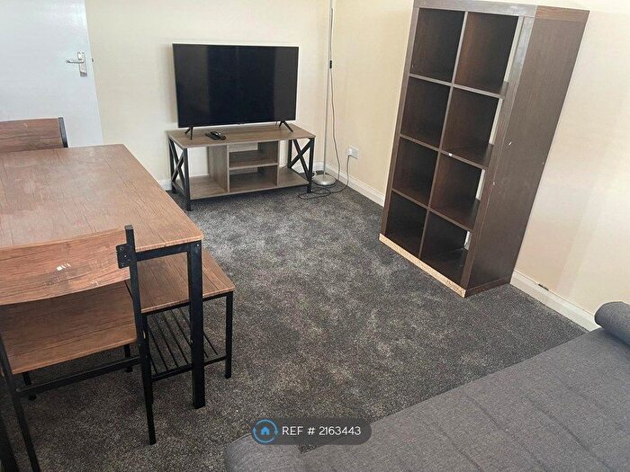 1 Bedroom Flat To Rent In Hereford Road, Feltham, TW13