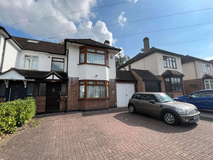 3 Bedroom Semi-Detached House For Sale In Friars Avenue, Shenfield, Brentwood, CM15