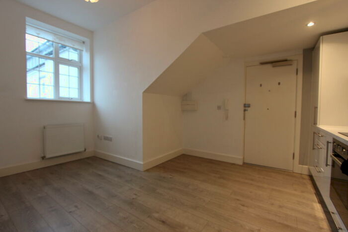 1 Bedroom Flat To Rent In Barker Road, Maidstone, ME16