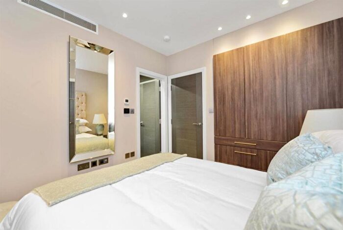 2 Bedroom Apartment To Rent In Lyndhurst Road, Hampstead, London, NW3