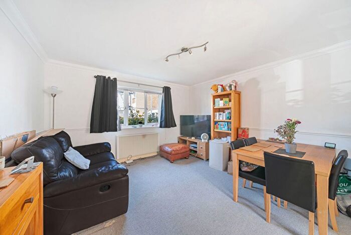 1 Bedroom Flat To Rent In Whippendell Road, Watford, WD18