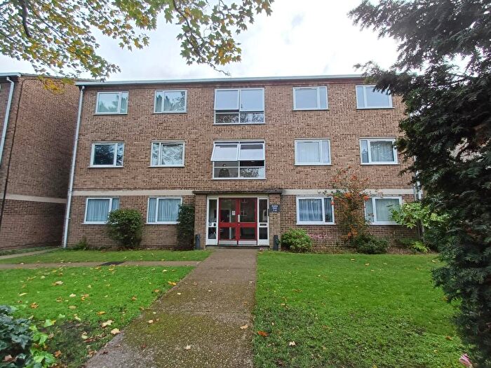 2 Bedroom Flat To Rent In Camden Court, Woolwich Road, DA17