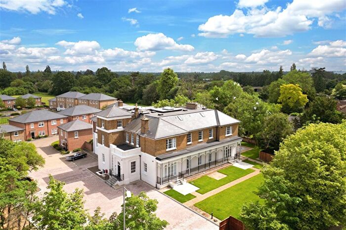 3 Bedroom Flat For Sale In Mobbs Close, Stoke Poges, SL2