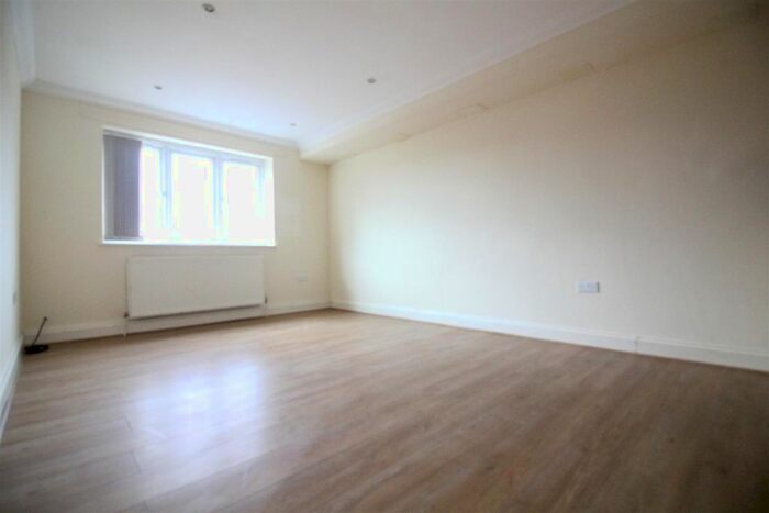 1 Bedroom Flat To Rent In Langley Road, Langley, Slough, SL3