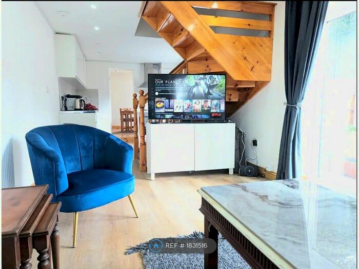 3 Bedroom Semi-Detached House To Rent In Goodby Road, Birmingham, B13