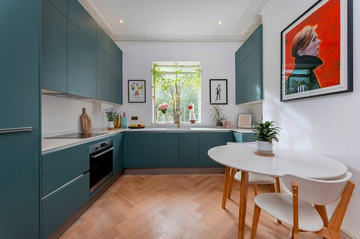 2 Bedroom Flat To Rent In Chiswick High Road, Chiswick, London, W4