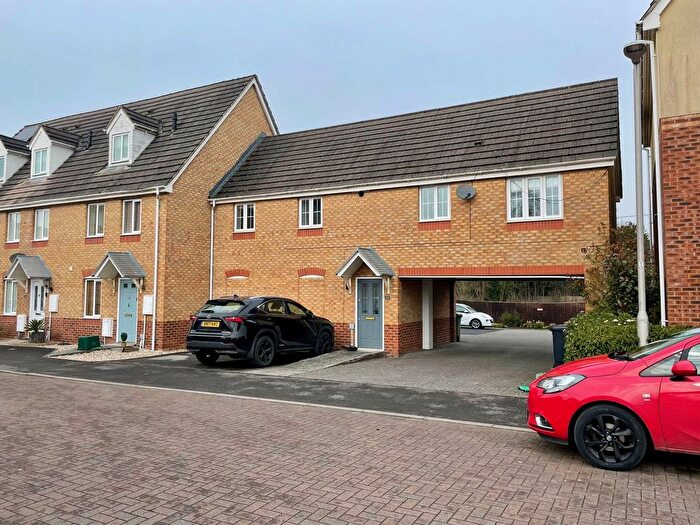 2 Bedroom Flat To Rent In Sunderland Gardens, Newbury, RG14