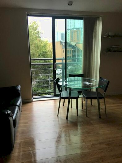 2 Bedroom Flat To Rent In Chapel Street, Salford, M3
