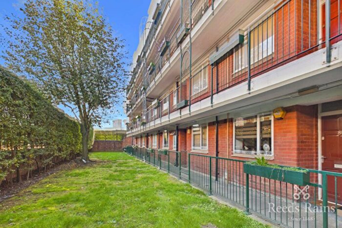 1 Bedroom Apartment For Sale In Eccles New Road, Salford, Greater Manchester, M5