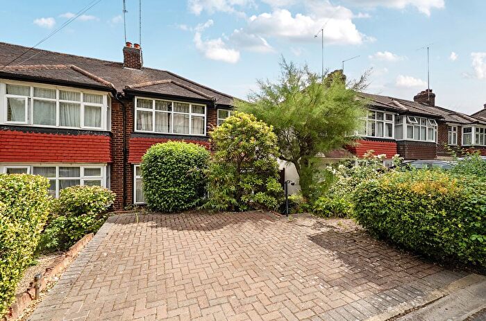 3 Bedroom Semi Detached House For Sale In Oak Tree Gardens, Bromley, BR1