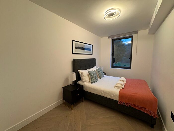 2 Bedroom Flat To Rent In Durnsford Road, London, SW19