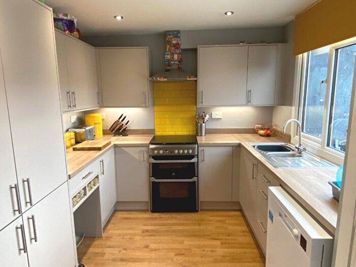 3 Bedroom Terraced House For Sale In The Briars, Briar Hill, Northampton, NN4
