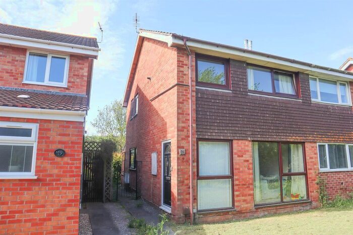 3 Bedroom Property To Rent In Clover Close, Clevedon, BS21