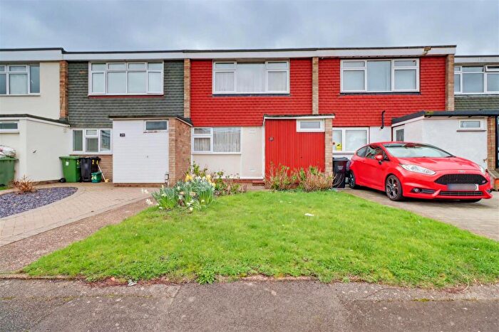 3 Bedroom Terraced House For Sale In Rettendon Gardens, Wickford, SS11