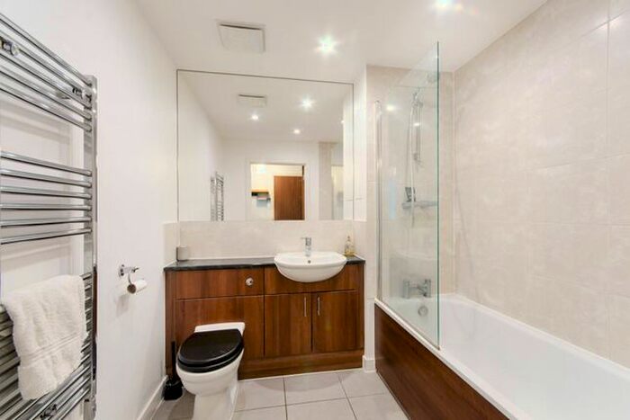 1 Bedroom Flat To Rent In Ealing Road, Brentford, TW8